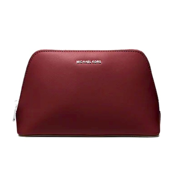 MICHAEL KORS Handbags - MICHAEL KORS Jet Set Medium Leather Travel Kit New